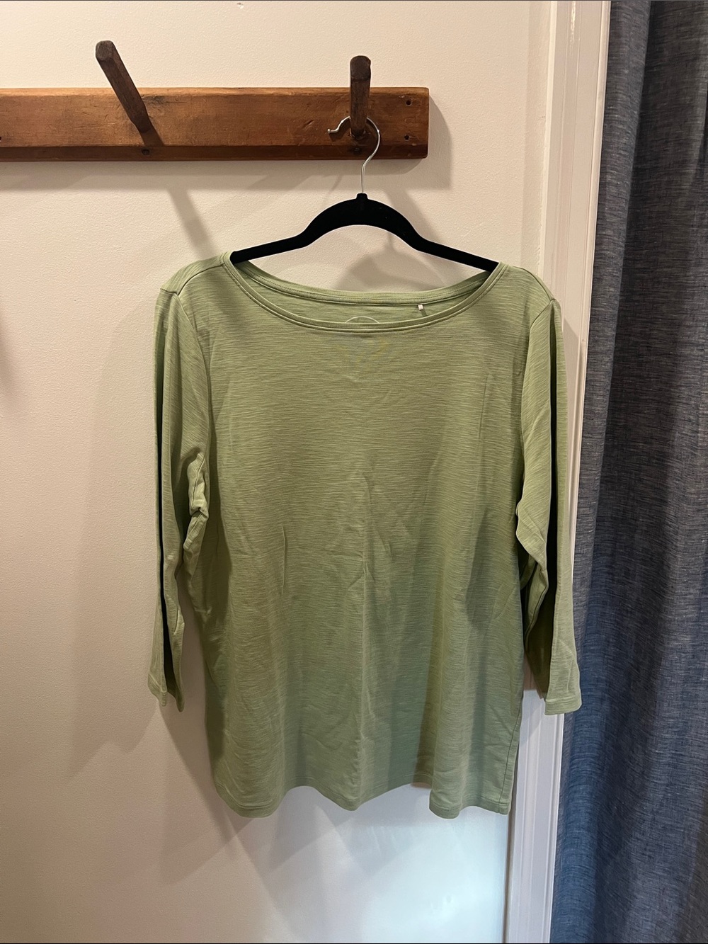 Tommy Bahama Light Green Boatneck 3/4 Sleeve Top